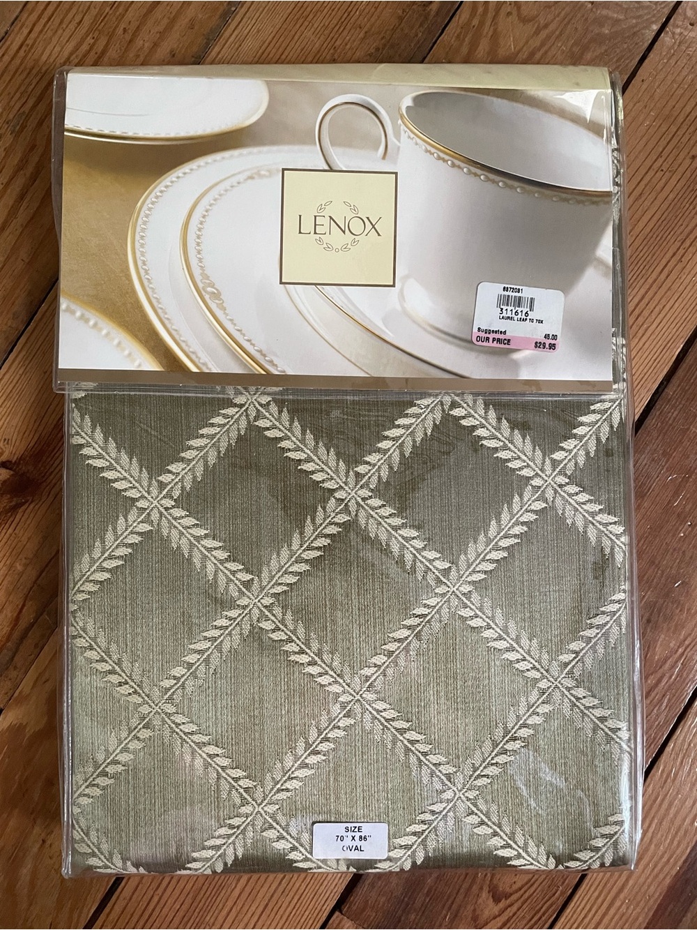 Lenox Laurel Leaf Oval Tablecloth